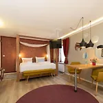 Little Suite Apartments