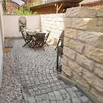 Privatsphaere Im Kutscherhaus Der Villa Golding