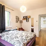 Gaestezimmer In Dresden Mit Dach-Terrasse, Wohnbereich Und Kueche