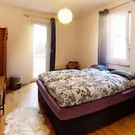 Gaestezimmer In Dresden Mit Dach-Terrasse, Wohnbereich Und Kueche