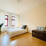 Stilvolle Altbauwohnung Am Rande Der Dresdner Neustadt