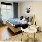 Schoenes Zimmer Naeher Bahnhof Neustadt Dresden Zentral Wlan