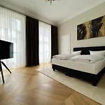 Luxury Home / 3-Raum-Suite An Der Frauenkirche / 4