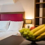 Point Hotel Apartments And Rooms