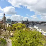 Las- Ruhig Aber Zentral Teilmoebliert,