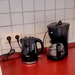 Las- Ruhig Aber Zentral Teilmoebliert,