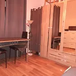 Gemuetliches Zimmer In Stadtwohnung