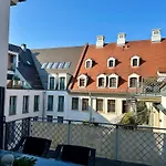 Luxus Suite Mit Einmaligem Blick Auf Die Frauenkirche