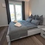 Cozy City Dream Apartment Mit Terrasse Und Parkplatz - 90M²