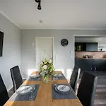 Cozy City Dream Apartment Mit Terrasse Und Parkplatz - 90M²