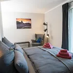 Cozy City Dream Apartment Mit Terrasse Und Parkplatz - 90M²