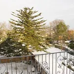 Apartment Traumzeit Mit Balkon In Vorstadtvilla
