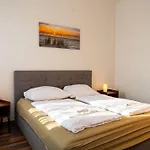 Apartmenthaus Rankestrasse 4