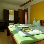 dresdnerferienwohnung - apartment am großen garten