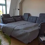 Neustadt-Aussicht - Grosse Wohnung Mit Balkon