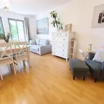 Two Room Apartment In Dresden Neustadt With Balcony