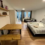 Studio An Der Elbe Mit Balkon, Kueche Und Netflix