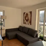 2-Room Apartment In Dresden\'S Neustadt