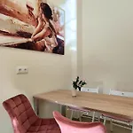 Stilvolle Ferienwohnung Fuer Familien & Radreisende