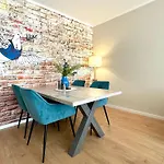 Apartment Uptown Im Herzen Der Dresdner Neustadt!