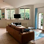 Ferienwohnung am Wasser Villa Graf von Pfeil