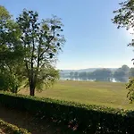 Ferienwohnung am Wasser Villa Graf von Pfeil