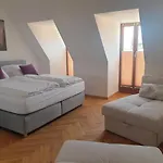 Modernes Apartment an der Frauenkirche
