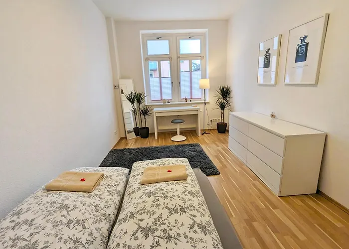 Helles Geraeumiges Appartement - 10 Min Zur Neustadt - Kostenloses Parken - Dresden365