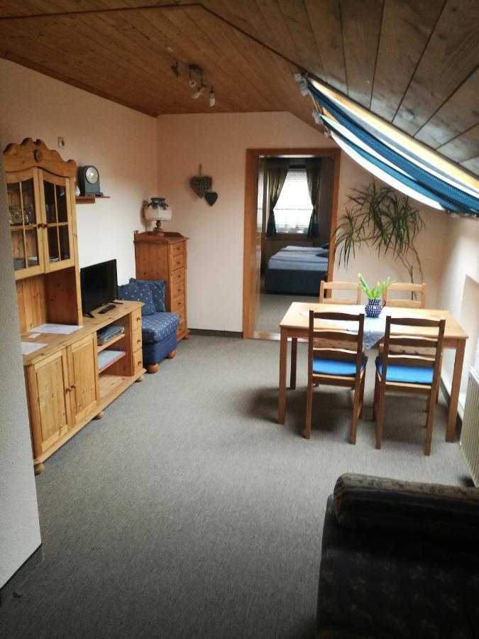 Bed & Breakfast Elbhangzimmer *