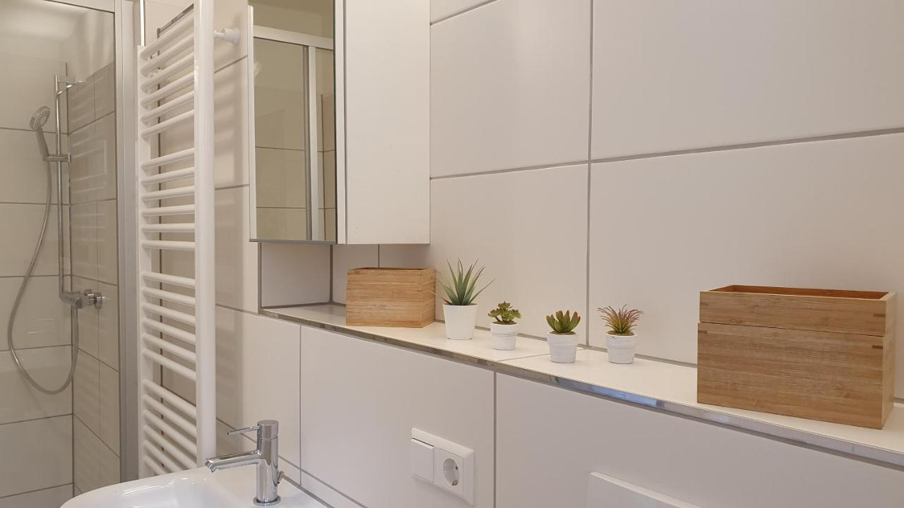 Pineapple Dresdner Heide Mit Garten Apartment