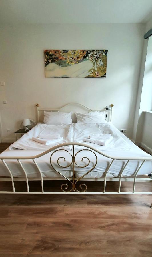 Apartment Pineapple Dresdner Heide Mit Garten *