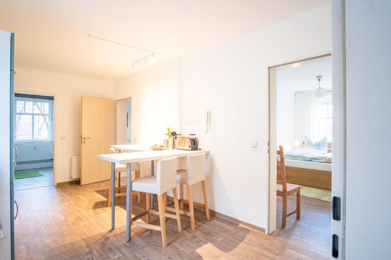 Helle Ferienwohnung Im Hinterhof