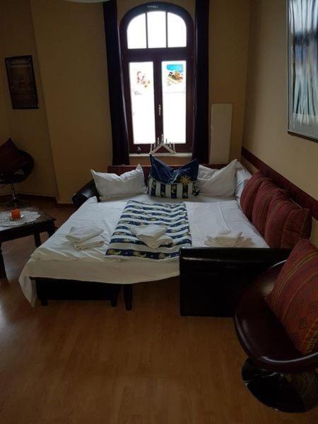 Grosse Ferienwohnung In Dresden-lobtau Apartment *