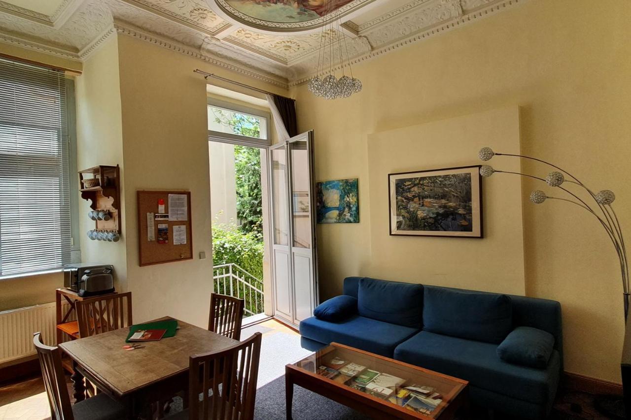 Haniel Carl Apartment