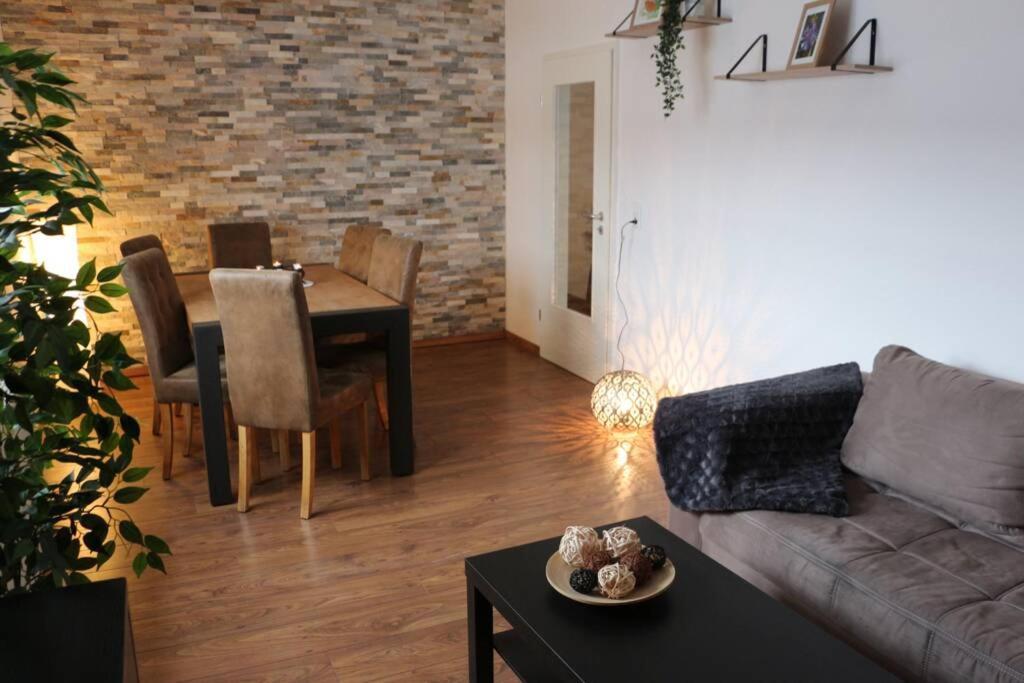 Appartement Zentralgelegene 4-raum Bis 8 Pers.