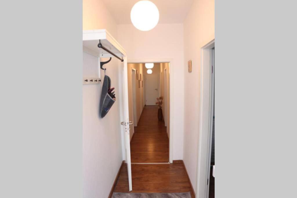 Zentralgelegene 4-raum Bis 8 Pers. * Dresden