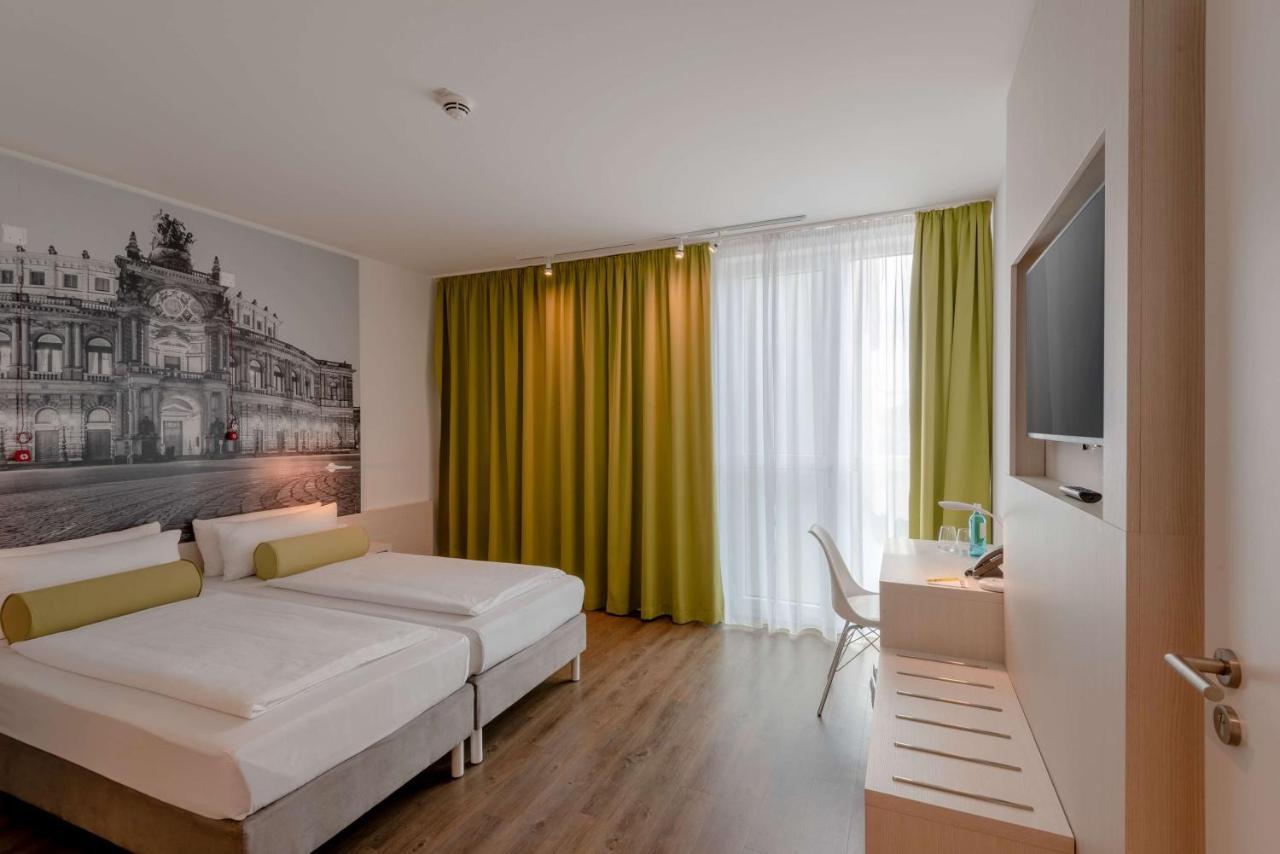 Hotel Super 8 By Wyndham 3*