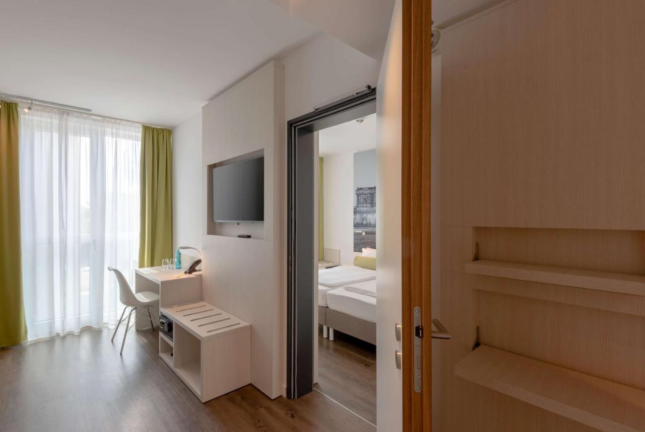 Super 8 By Wyndham Hotel Dresden