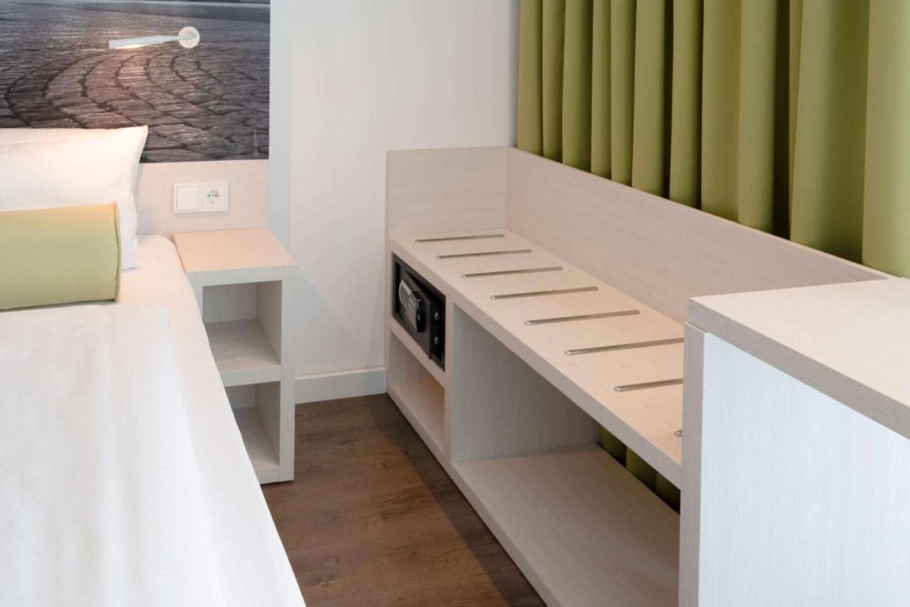 Super 8 By Wyndham Hotel 3*