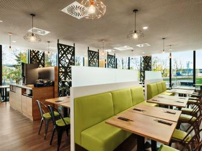 Hotel Super 8 By Wyndham Dresden