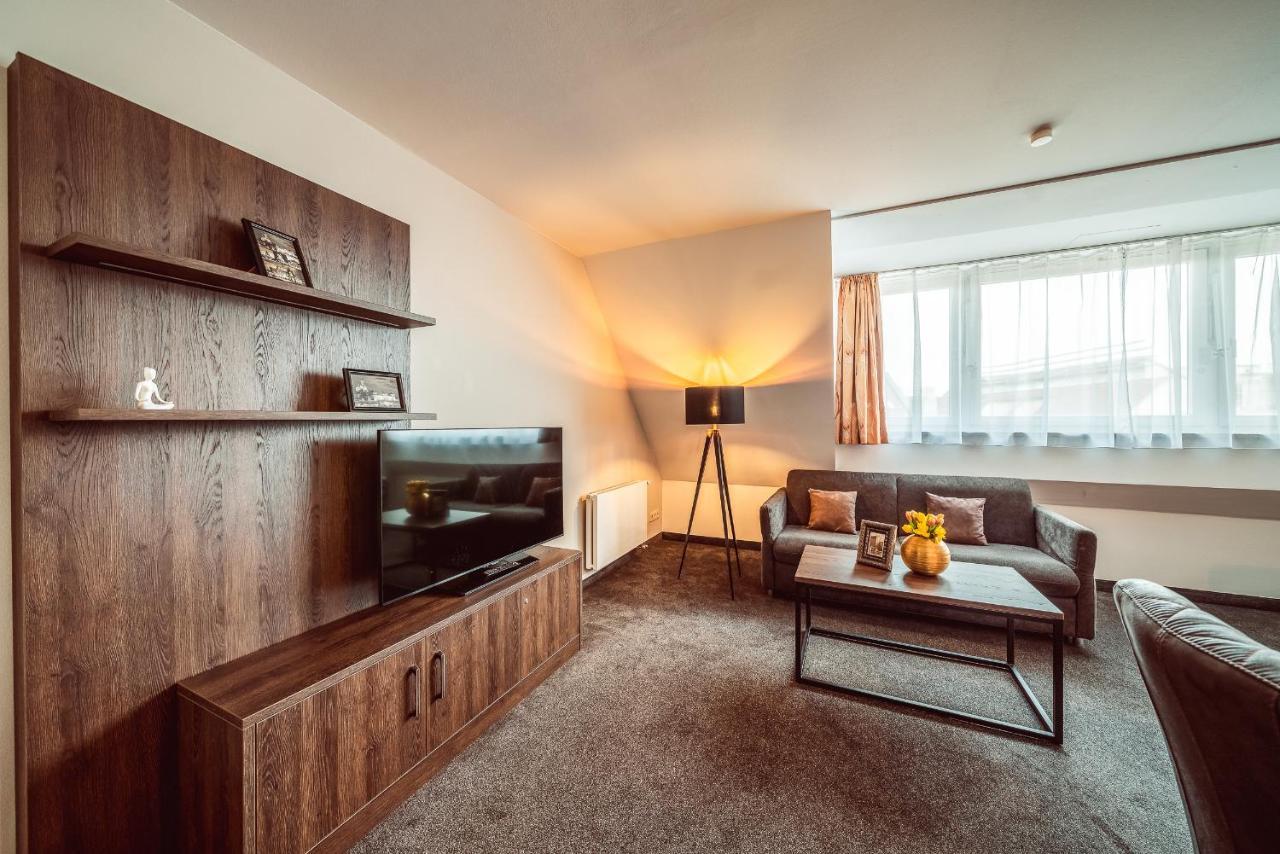 Appartement Familienapartment Am Neumarkt L *