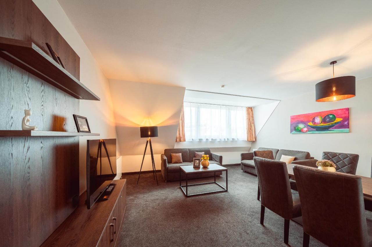 Appartement Familienapartment Am Neumarkt L *
