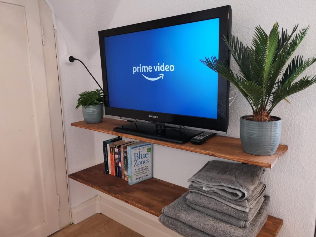 Apartment Modernes Kleines Am Uni-campus - Perfekt Für Junge Und Unternehmungslustige *