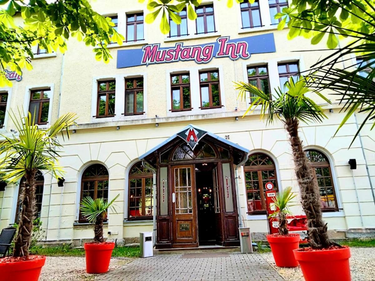 Mustang Am Großen Garten Hotel 3*