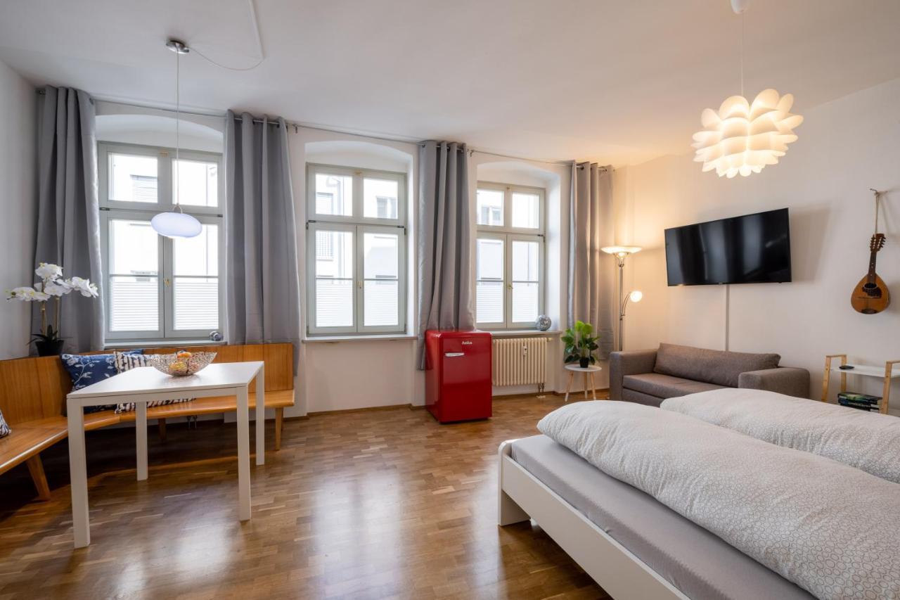 Grosse Altstadtwohnung In Lage Zentrum * Dresden