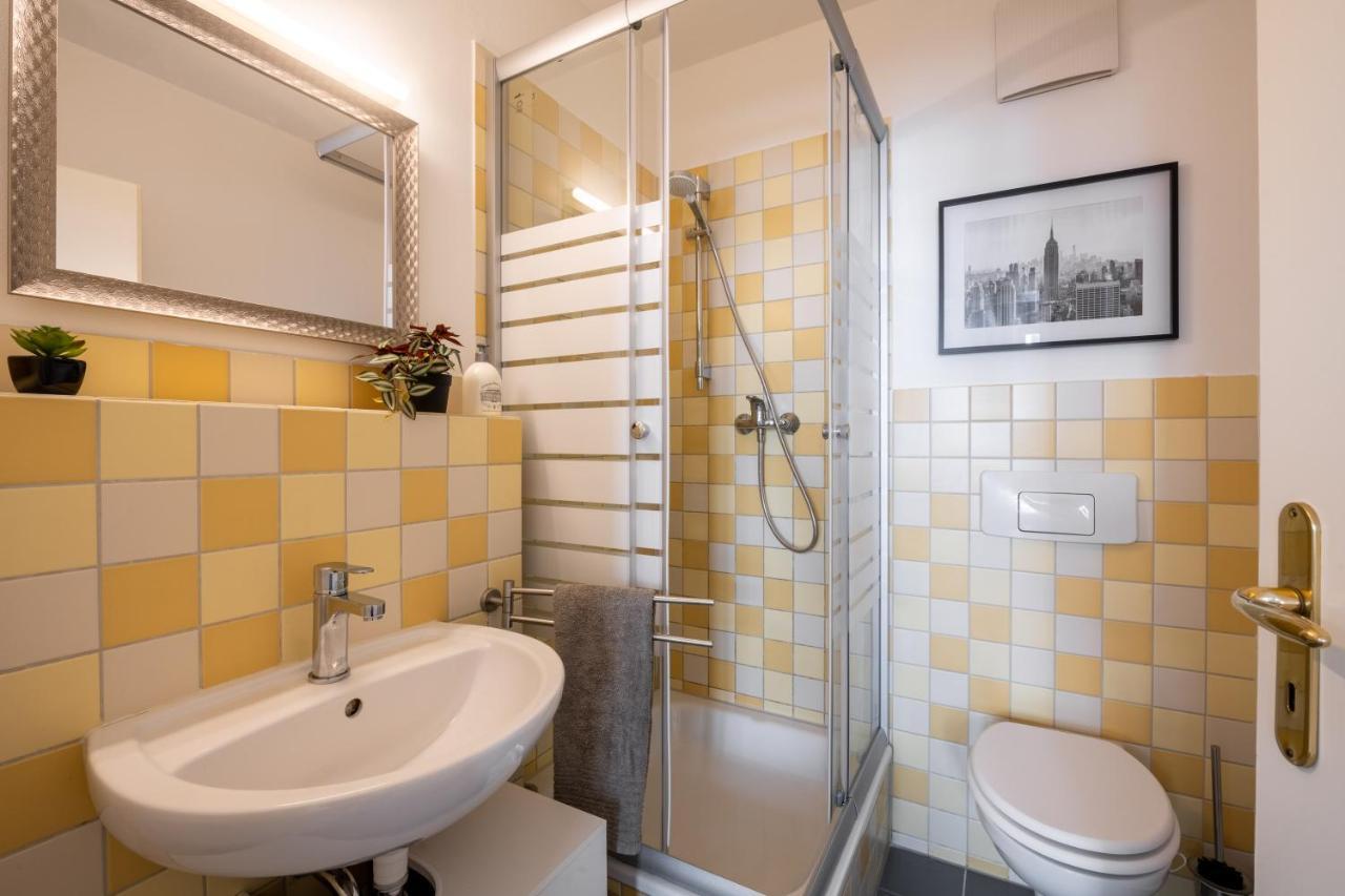 Grosse Altstadtwohnung In Lage Zentrum Appartement Dresden