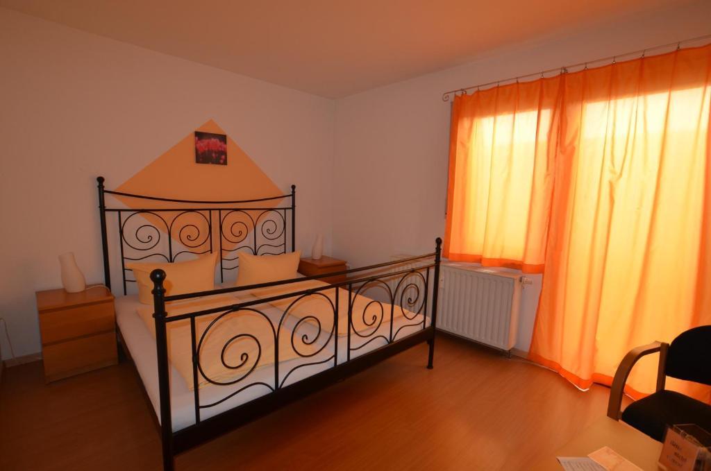 Gastehaus Mezzaluna