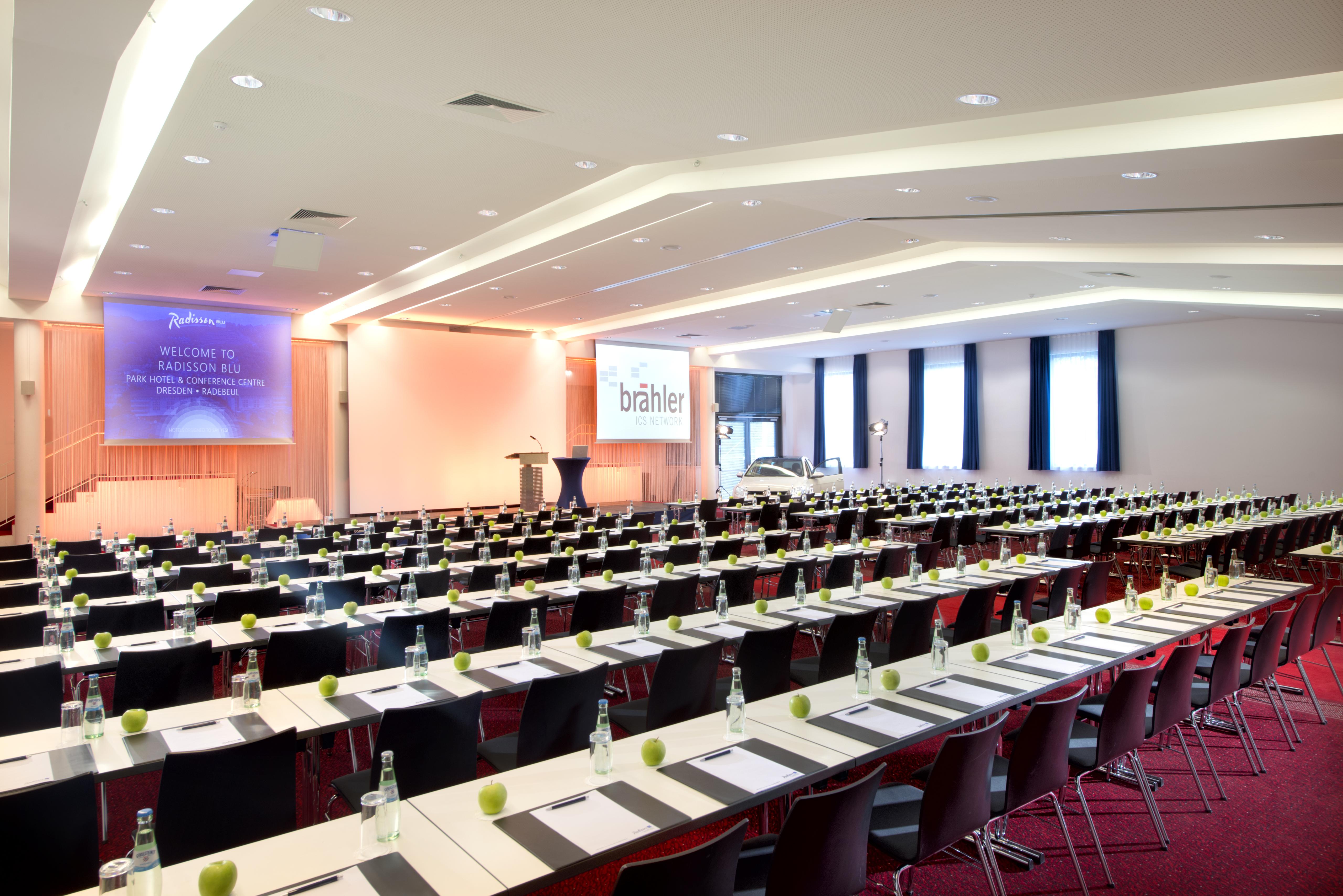 Radisson Blu Park & Conference Centre 4*