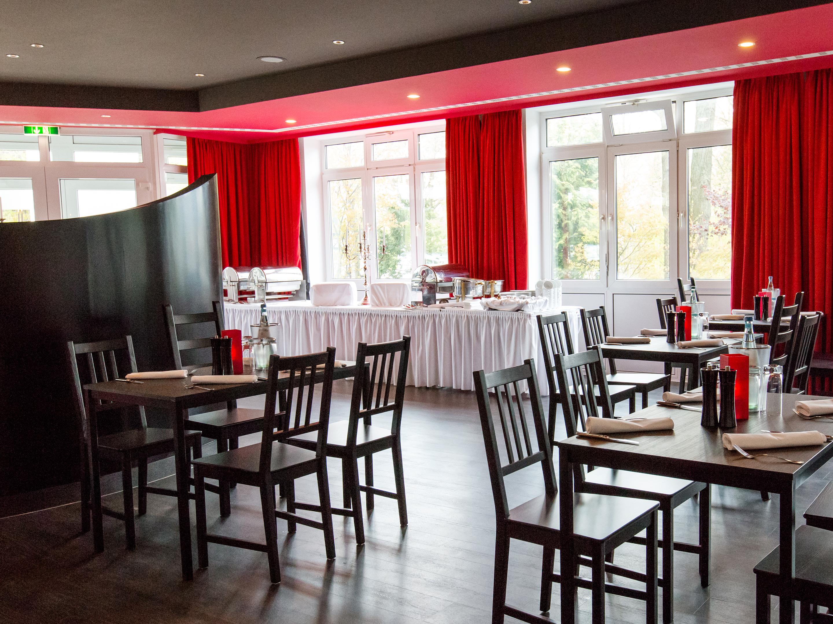Hotel Dormero Airport Dresden