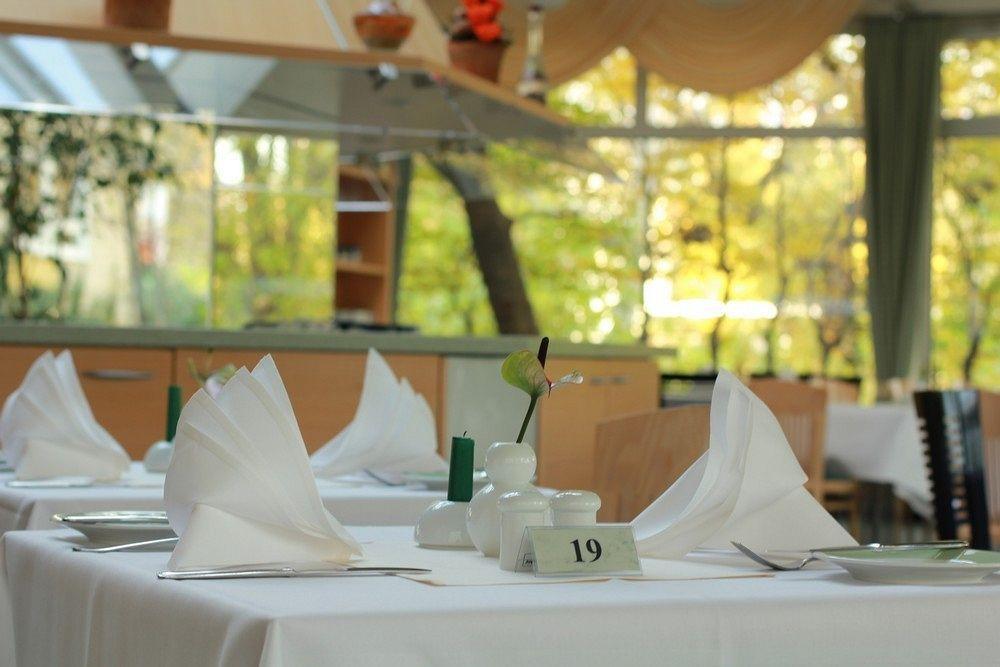 Hotel Am Terrassenufer 4*